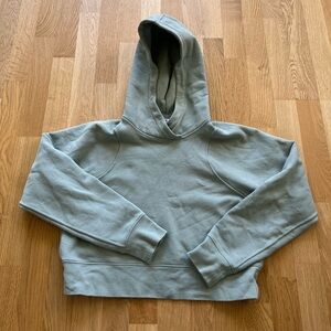 Lululemon Green Cropped Hoodie Sweatshirt - Size 4 *Great Condition*